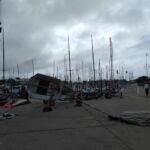 29ers preparándose para un duro día de regatas